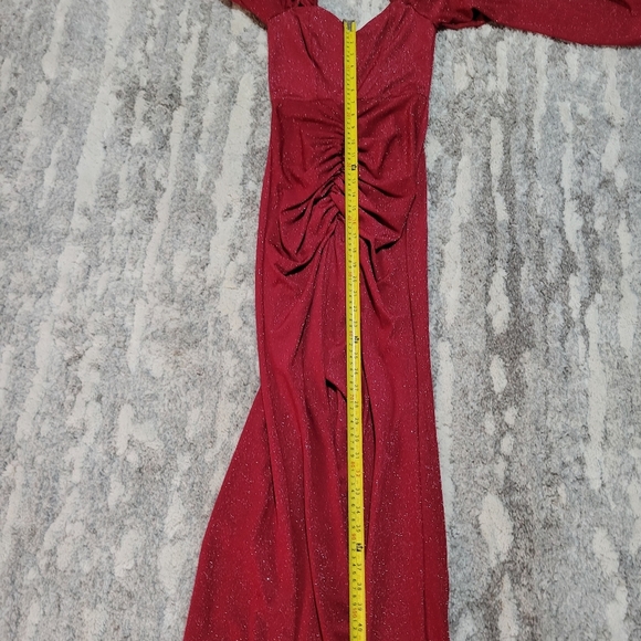 Elegant Red Long Sleeve Gown - Picture 14 of 15